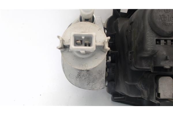 Recambio de faro delantero izquierdo para citroen saxo referencia OEM IAM 6204N5  