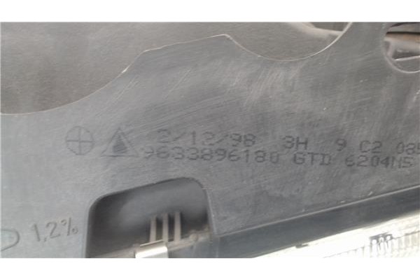 Recambio de faro delantero izquierdo para citroen saxo referencia OEM IAM 6204N5  