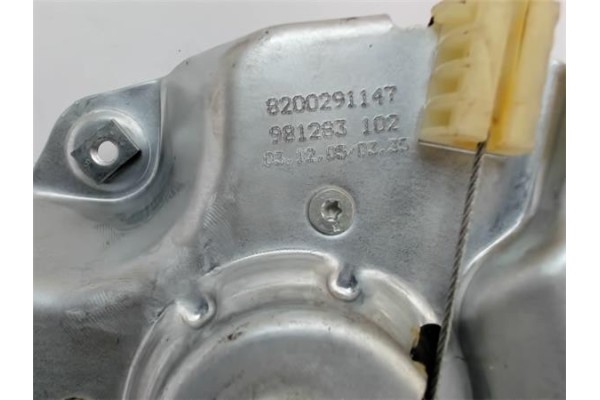 Recambio de mecanismo elevalunas delantero derecho para renault clio iii referencia OEM IAM   