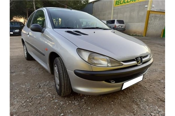 peugeot 206 berlina (1998) del año 