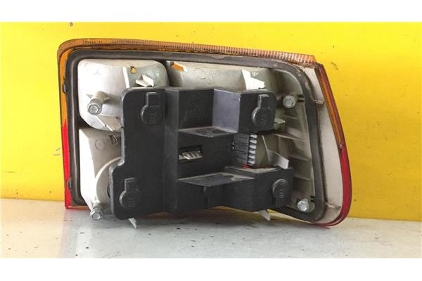 Recambio de piloto trasero izquierdo para opel astra f berlina 1.6 cd referencia OEM IAM 394449  