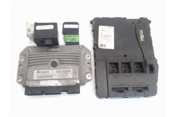 Recambio de centralita para renault megane ii berlina 5p 1.6 confort expression referencia OEM IAM 8200033233 8200298457 