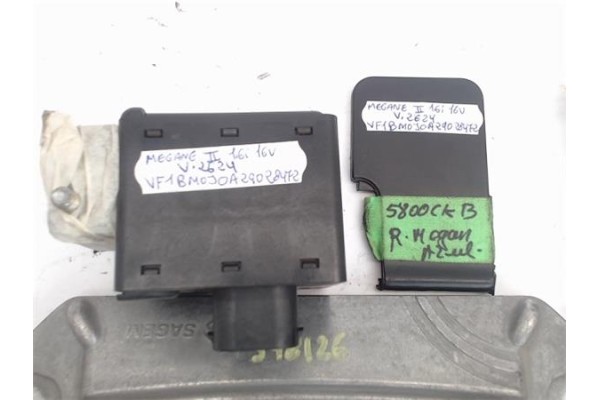 Recambio de centralita para renault megane ii berlina 5p 1.6 confort expression referencia OEM IAM 8200033233 8200298457 