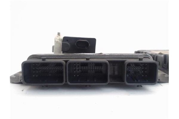 Recambio de centralita para renault megane ii berlina 5p 1.6 confort expression referencia OEM IAM 8200033233 8200298457 