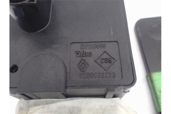 Recambio de centralita para renault megane ii berlina 5p 1.6 confort expression referencia OEM IAM 8200033233 8200298457 