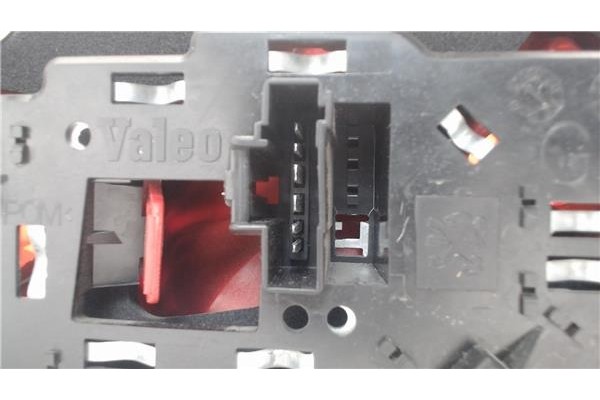 Recambio de piloto trasero izquierdo para peugeot 307 (s1) referencia OEM IAM 89034730  
