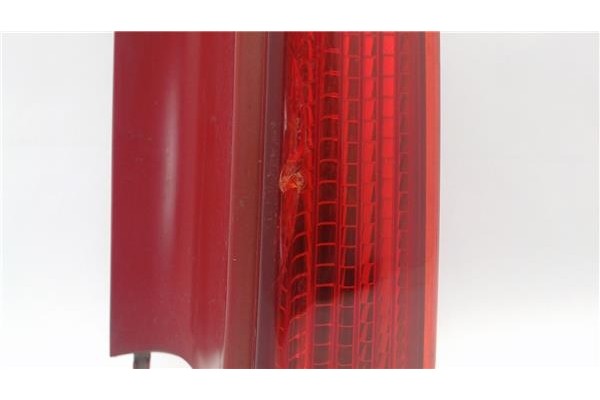 Recambio de piloto superior trasero derecho para citroen c4 berlina referencia OEM IAM 9655863780  