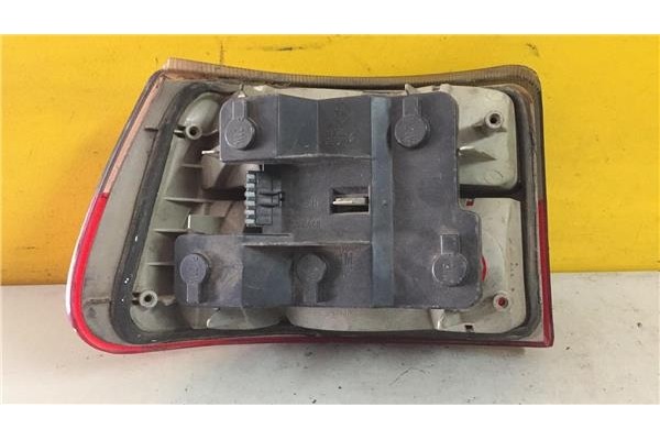 Recambio de piloto trasero derecho para opel astra f berlina 1.4 básico referencia OEM IAM 394448  