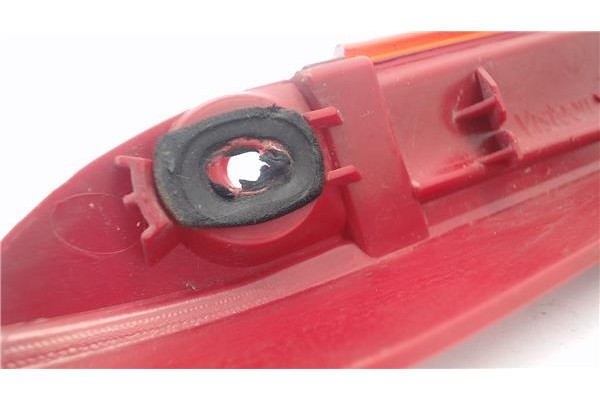 Recambio de piloto superior trasero izquierdo para citroen c4 berlina referencia OEM IAM 9655863880  