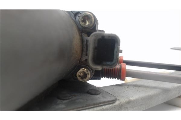 Recambio de mecanismo elevalunas delantero derecho para citroen xsara berlina referencia OEM IAM 400595T  