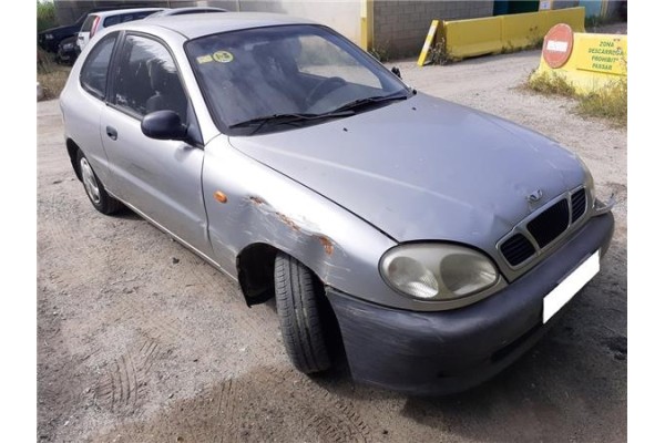 daewoo lanos del año 2002