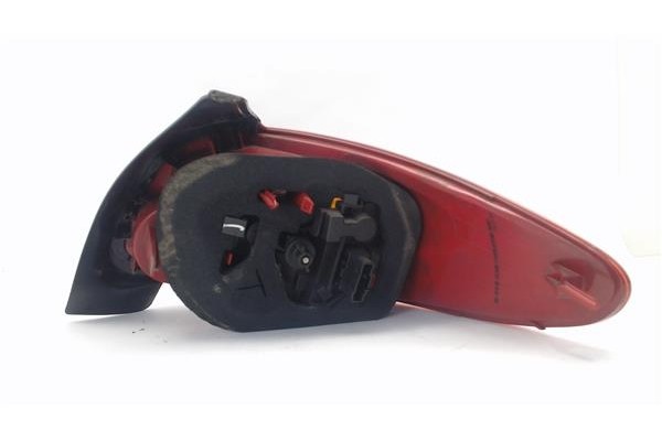 Recambio de piloto trasero izquierdo para peugeot 206 sw referencia OEM IAM 6350P1  