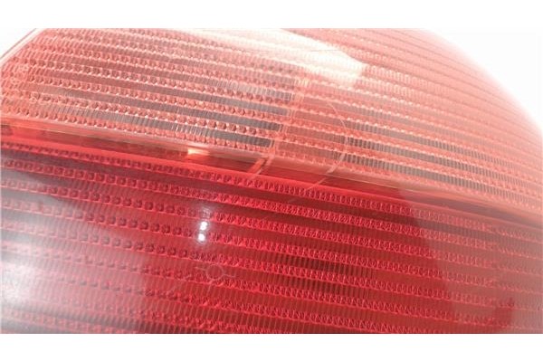 Recambio de piloto trasero derecho para peugeot 206 referencia OEM IAM 2531d   Recambio de piloto trasero derecho para peugeot 206 referencia OEM IAM 2531d