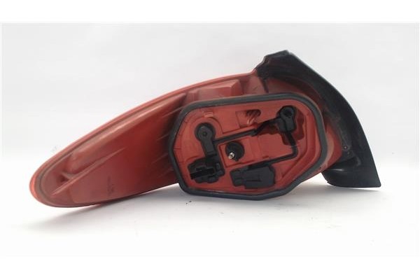 Recambio de piloto trasero derecho para peugeot 206 referencia OEM IAM 2531d   Recambio de piloto trasero derecho para peugeot 206 referencia OEM IAM 2531d