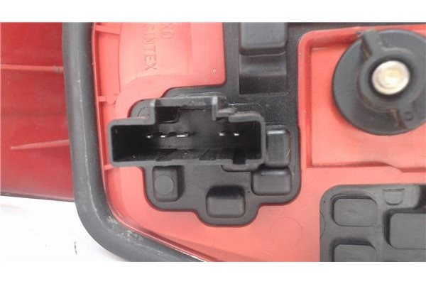 Recambio de piloto trasero derecho para peugeot 206 referencia OEM IAM 2531d   Recambio de piloto trasero derecho para peugeot 206 referencia OEM IAM 2531d