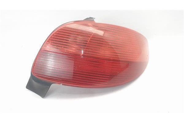 Recambio de piloto trasero derecho para peugeot 206 referencia OEM IAM 2531d  