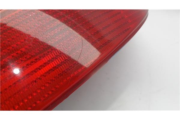 Recambio de piloto trasero derecho para peugeot 206 referencia OEM IAM 2531d  