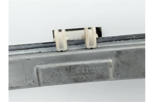 Recambio de mecanismo elevalunas delantero derecho para renault clio ii fase i (b/cb0) referencia OEM IAM 82002098  
