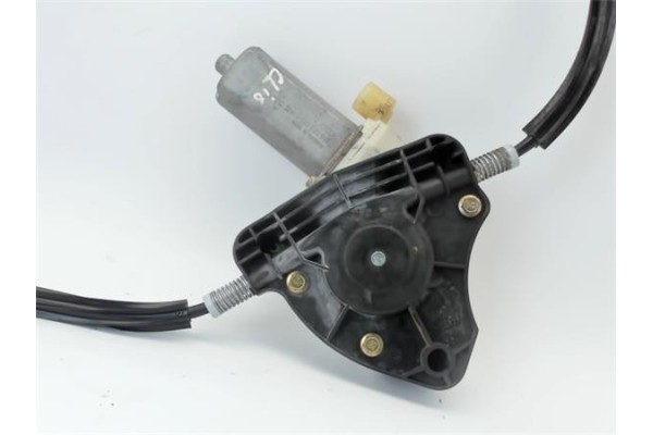 Recambio de mecanismo elevalunas delantero derecho para renault clio ii fase i (b/cb0) referencia OEM IAM 82002098  