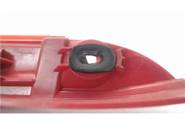 Recambio de piloto superior trasero derecho para citroen c4 berlina referencia OEM IAM 9655863780  