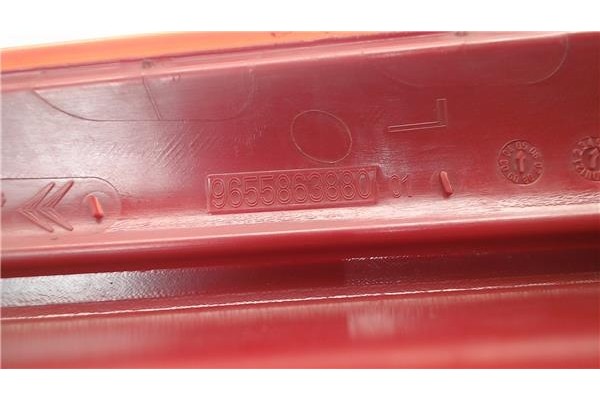 Recambio de piloto superior trasero izquierdo para citroen c4 berlina referencia OEM IAM 9655863880  