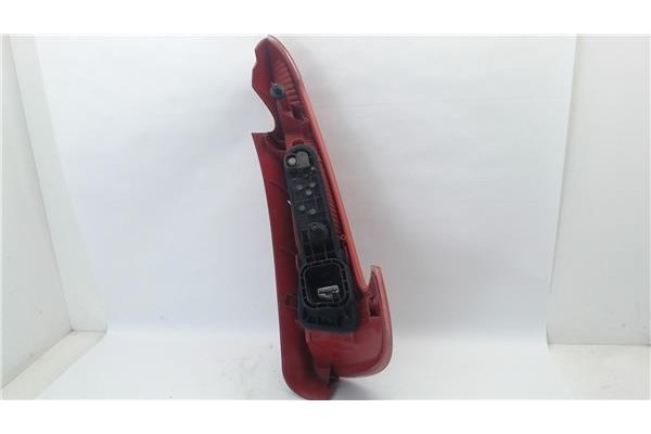 Recambio de piloto trasero izquierdo para peugeot 206 sw referencia OEM IAM 9641540677 89028683 