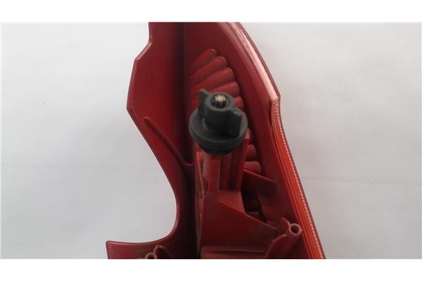 Recambio de piloto trasero izquierdo para peugeot 206 sw referencia OEM IAM 9641540677 89028683 