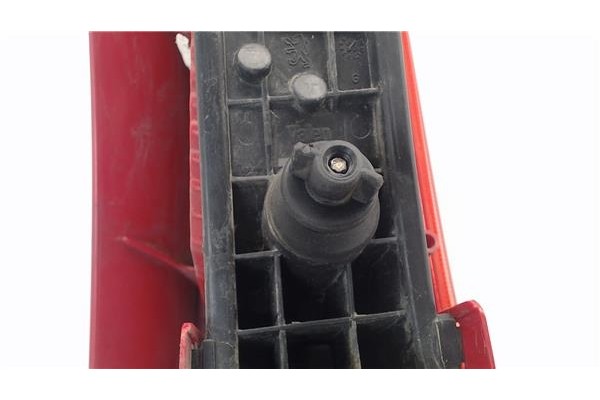 Recambio de piloto trasero izquierdo para peugeot 206 sw referencia OEM IAM 9641540677 89028683 