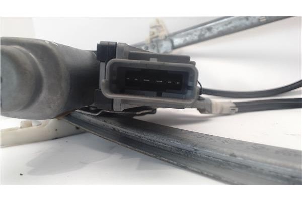 Recambio de mecanismo elevalunas delantero derecho para citroen xsara berlina referencia OEM IAM 400595N  