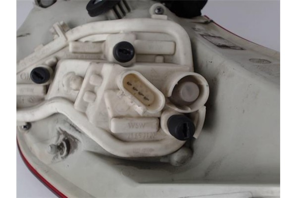 Recambio de piloto trasero izquierdo para opel astra j berlina 5p 1.3 enjoy referencia OEM IAM 13306459  1222202 , OPEL