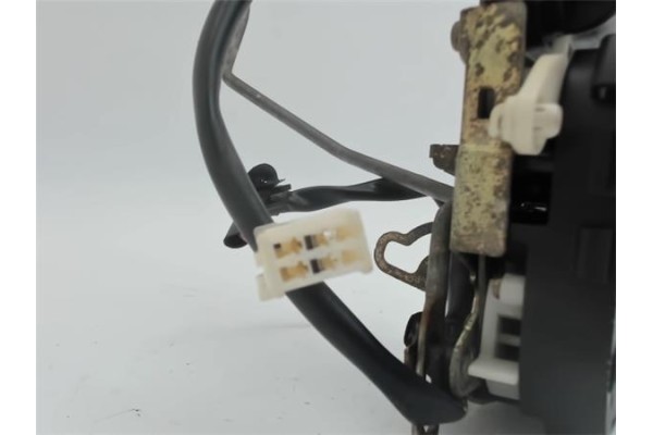 Recambio de cierre electromagnetico delantero derecho para mazda premacy (cp) 1.8 referencia OEM IAM CB0758310B  