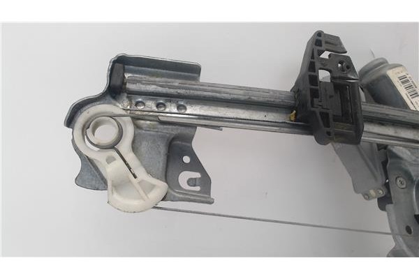 Recambio de mecanismo elevalunas delantero derecho para citroen c3 referencia OEM IAM 9222AP  