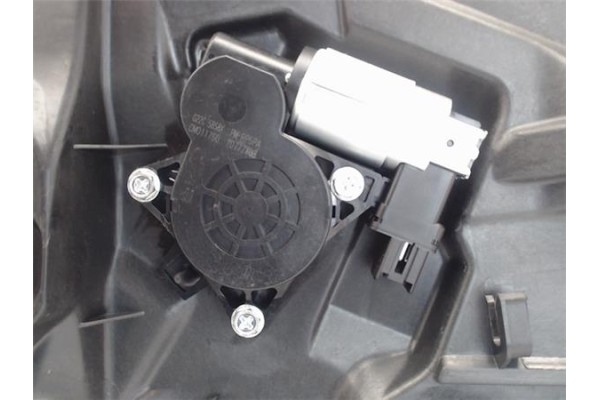 Recambio de elevalunas electrico delantero derecho para mazda 3 berlina (bk) referencia OEM IAM BP4K5897XG  