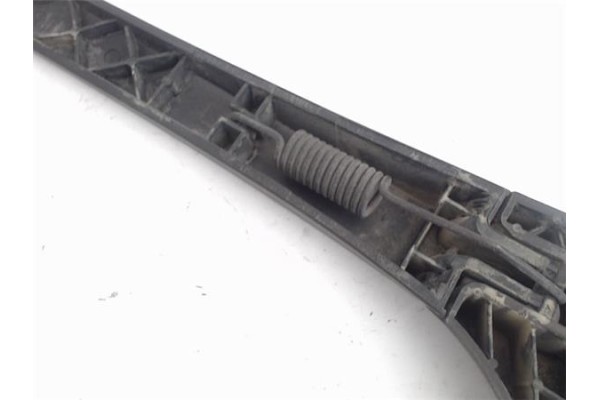 Recambio de brazo limpiaparabrisas trasero para renault grand scénic ii (jm0/1_) 1.9 dci (jm12, jm0g) referencia OEM IAM 7701056
