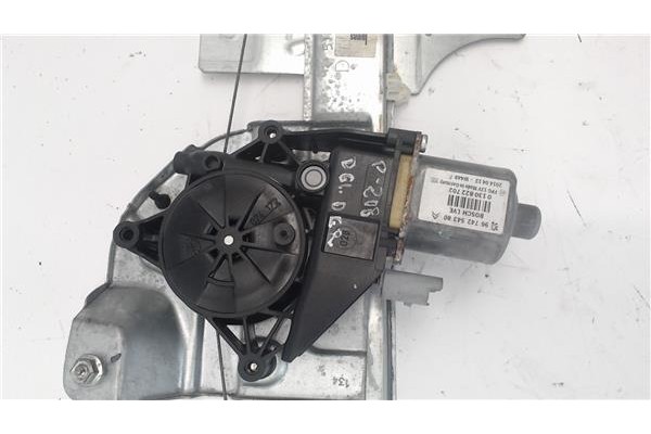 Recambio de mecanismo elevalunas delantero derecho para peugeot 208 referencia OEM IAM 9673153180 9673154380 