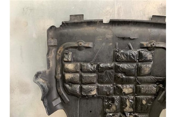 Recambio de cubrecarter para volkswagen multivan v (7hm, 7hn, 7hf, 7ef, 7em, 7en) 2.5 tdi referencia OEM IAM 7H0805696B  