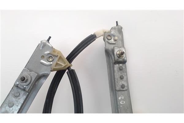 Recambio de mecanismo elevalunas delantero derecho para citroen xsara picasso referencia OEM IAM 130821900  