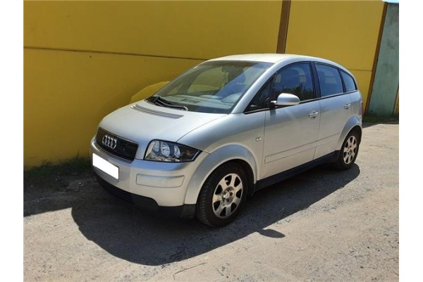audi a2 (8z) del año 2001