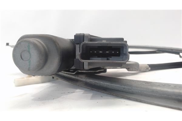 Recambio de mecanismo elevalunas delantero derecho para citroen xsara berlina referencia OEM IAM 400595M  