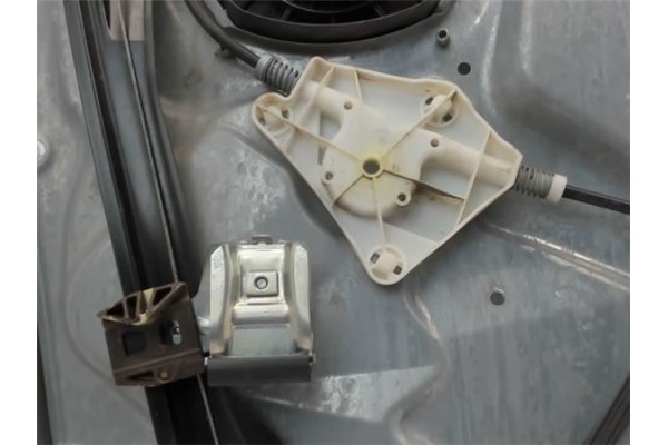 Recambio de elevalunas electrico delantero derecho para seat cordoba berlina (6l2) referencia OEM IAM 6L4837752  