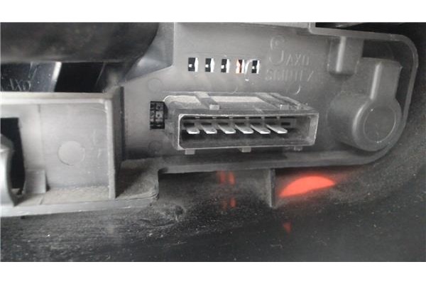Recambio de piloto trasero derecho para citroen saxo referencia OEM IAM 6351L8  