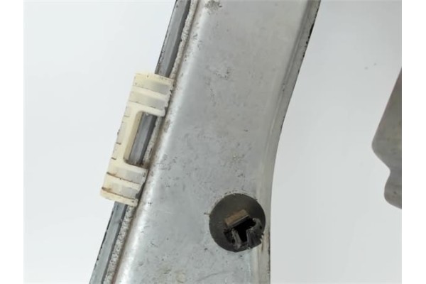 Recambio de mecanismo elevalunas delantero derecho para renault clio iii referencia OEM IAM 8200291147 LTRN71R 8200843597 , RENA