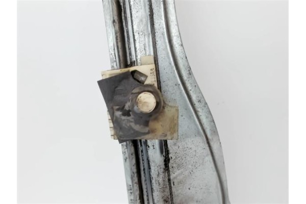 Recambio de mecanismo elevalunas delantero derecho para renault clio iii referencia OEM IAM 8200291147 LTRN71R 8200843597 , RENA