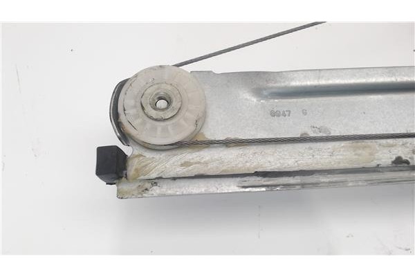 Recambio de mecanismo elevalunas delantero derecho para peugeot partner tepee referencia OEM IAM 402102K  