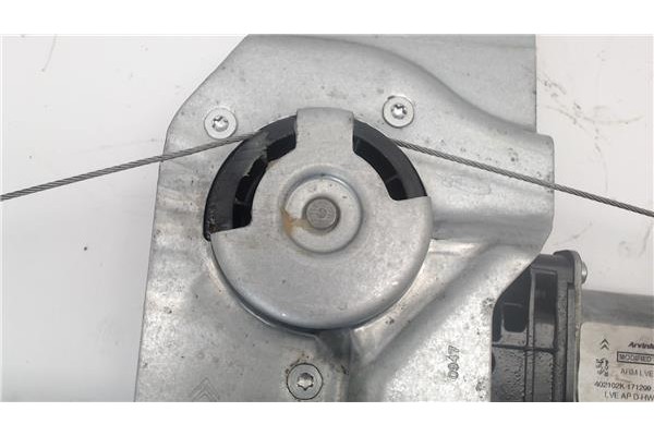 Recambio de mecanismo elevalunas delantero derecho para peugeot partner tepee referencia OEM IAM 402102K  