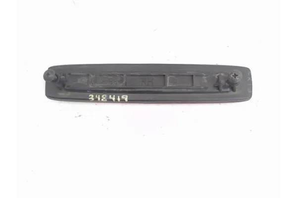 Recambio de reflectante paragolpes trasero para ssangyong kyron 2.0 200 xdi referencia OEM IAM 8390108100  