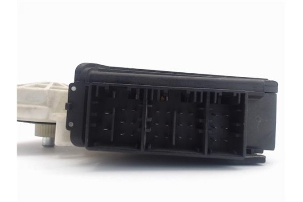 Recambio de motor elevalunas delantero derecho para seat ibiza (6l1) referencia OEM IAM 104383101  