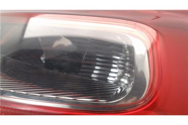 Recambio de piloto trasero derecho para renault megane ii berlina 5p referencia OEM IAM 8200413216 89038182  Recambio de piloto trasero derecho para renault megane ii berlina 5p referencia OEM IAM 8200413216 89038182