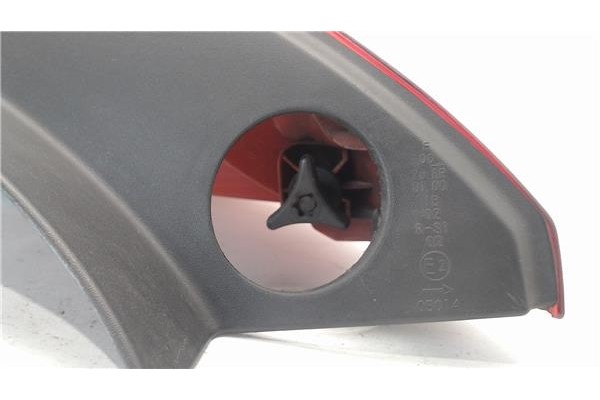 Recambio de piloto trasero derecho para renault megane ii berlina 5p referencia OEM IAM 8200413216 89038182  Recambio de piloto trasero derecho para renault megane ii berlina 5p referencia OEM IAM 8200413216 89038182