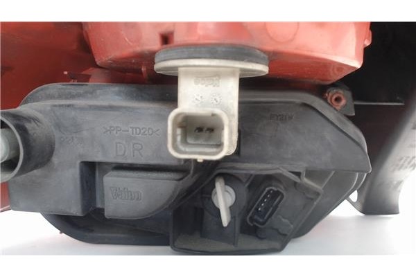 Recambio de piloto trasero derecho para renault megane ii berlina 5p referencia OEM IAM 8200413216 89038182  Recambio de piloto trasero derecho para renault megane ii berlina 5p referencia OEM IAM 8200413216 89038182
